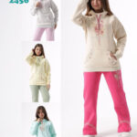 ترنج بناتي شتوي مكوّن من هودي وبنطلون بلون بيج مع بنطلون فوشيا بتصميم أنيق ومريح